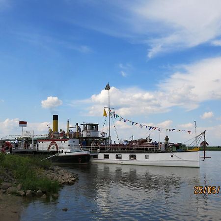 Hotel Hafen Hitzacker - Elbe エクステリア 写真