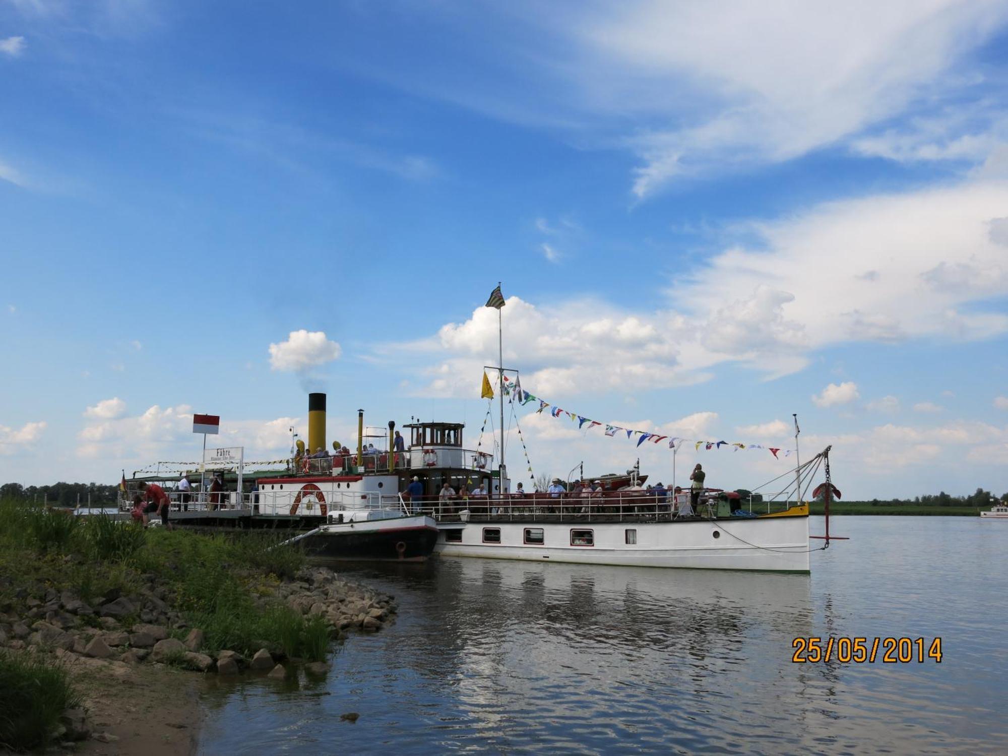 Hotel Hafen Hitzacker - Elbe エクステリア 写真