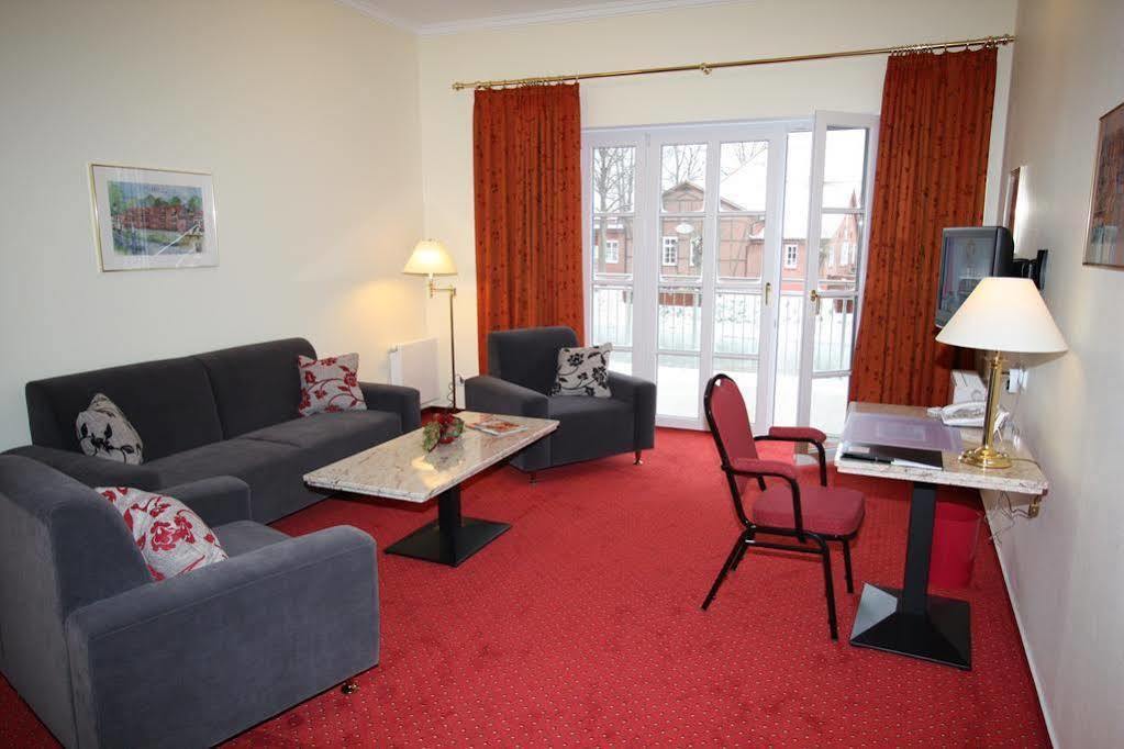 Hotel Hafen Hitzacker - Elbe エクステリア 写真