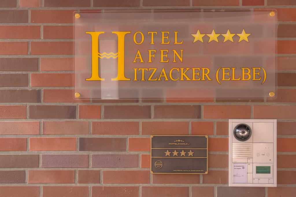 Hotel Hafen Hitzacker - Elbe エクステリア 写真