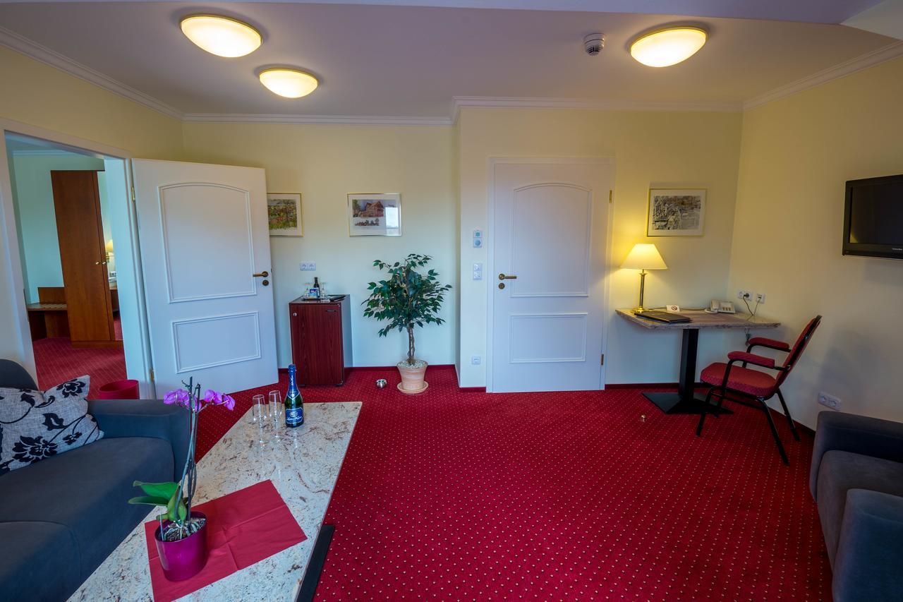 Hotel Hafen Hitzacker - Elbe エクステリア 写真
