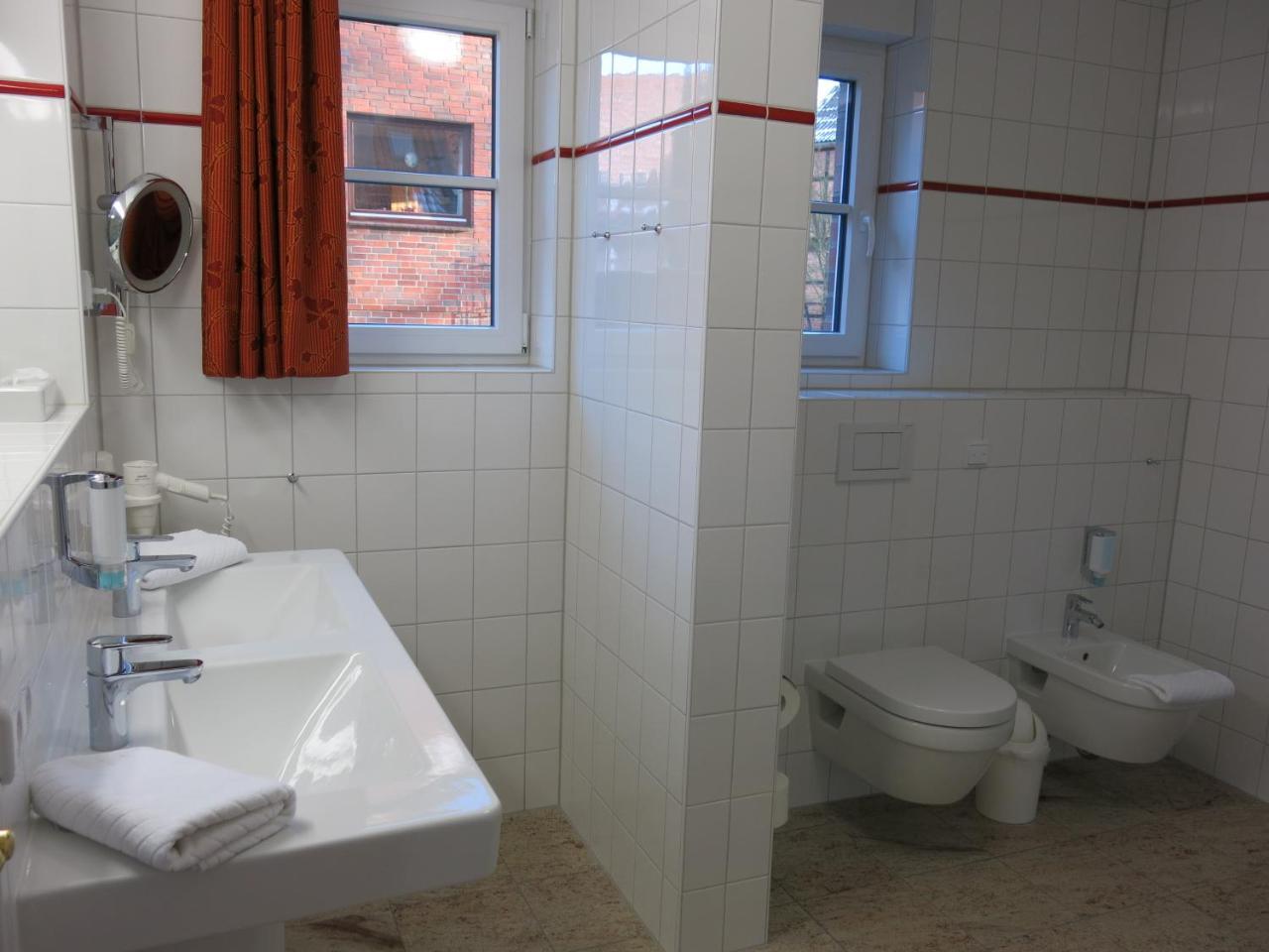 Hotel Hafen Hitzacker - Elbe エクステリア 写真